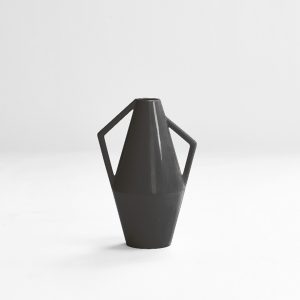 Vase en céramique noir de la Faïencerie de Charolles, fabrication artisanal de vase en faïence de Charolles